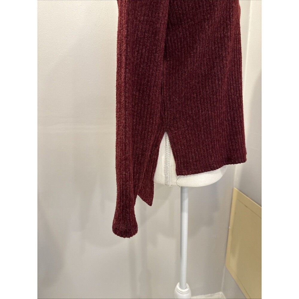 Forever 21 Womens Sweater Size Small Long Sleeve Solid Turtleneck Soft Maroon - Picture 2 of 5